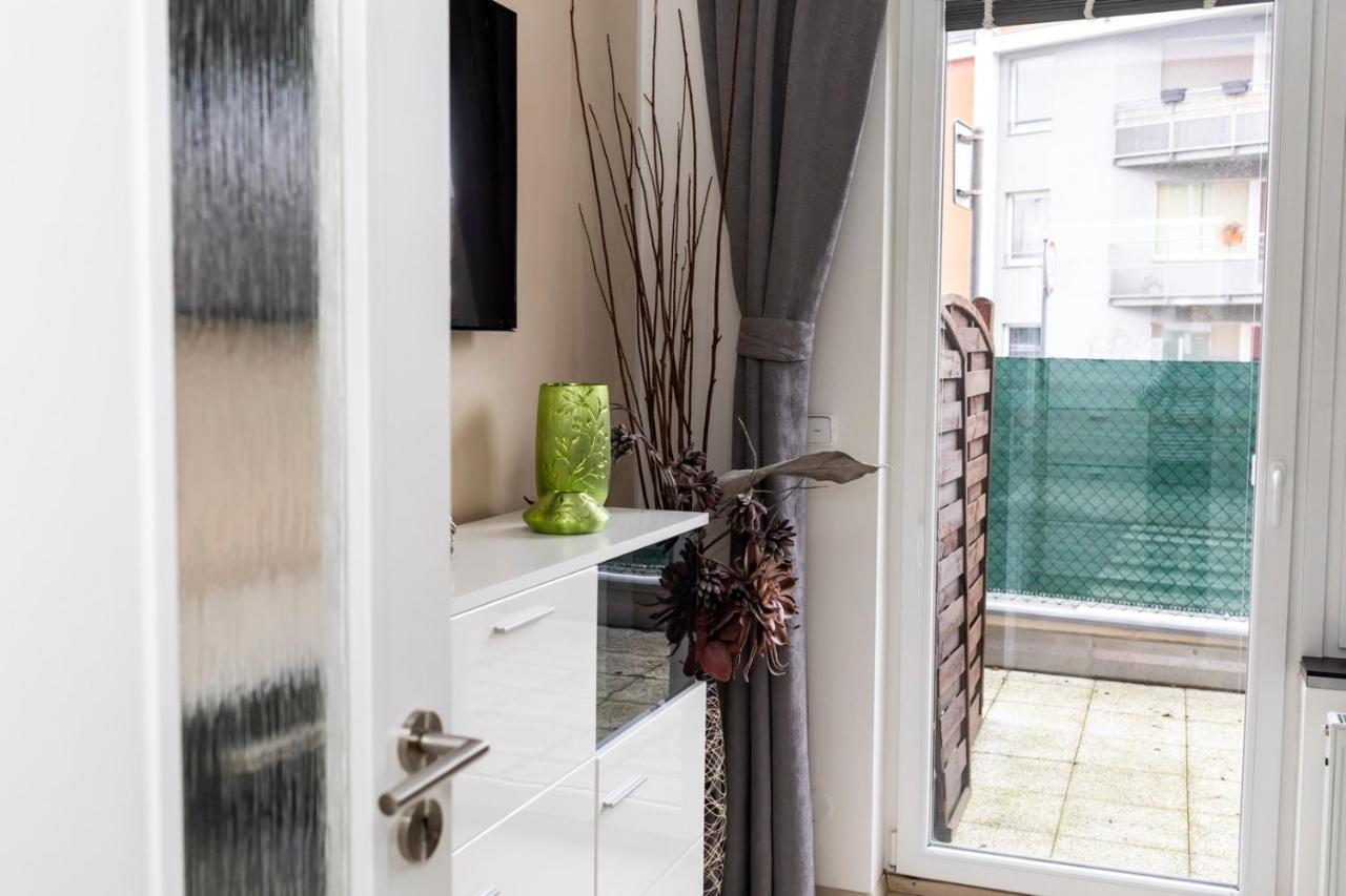 Bastien Studio Near Airport Praha Bagian luar foto
